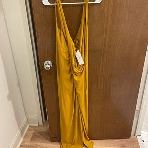 Maxi dress- great for wedding guest! Tags still on- size L